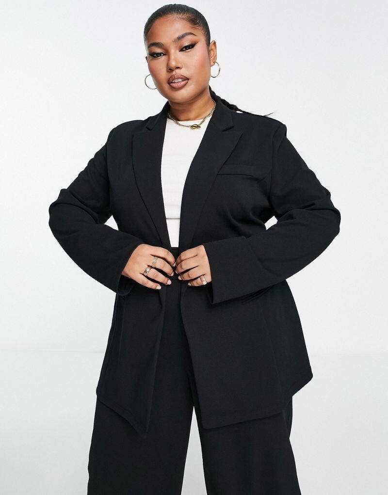 Черный трикотажный пиджак с поясом ASOS DESIGN Curve