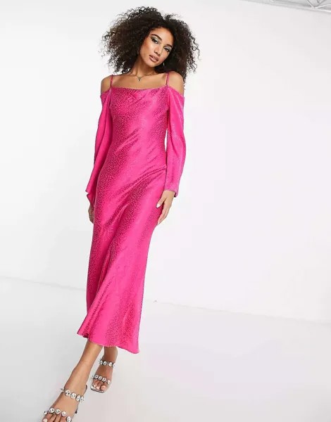 Текстурированное розовое платье миди с открытыми плечами и рифлеными плечами Never Fully Dressed