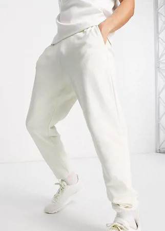 Кремовые джоггеры с логотипом Reebok Classics – эксклюзивно для ASOS-Белый