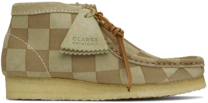 Бежево-серо-коричневые ботинки Wallabee Clarks Originals