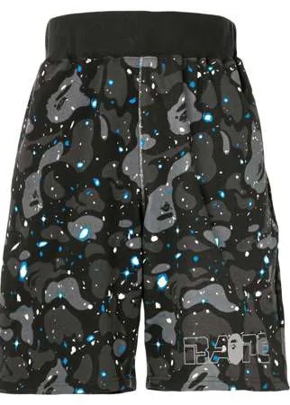 A BATHING APE® спортивные шорты Space Camo