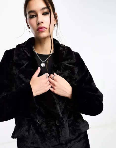 Черное длинное пальто из искусственного меха Vero Moda