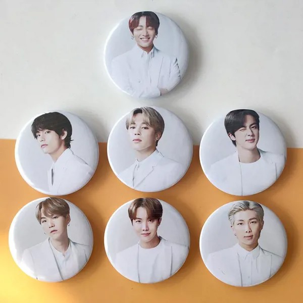 Kpop bts Белый костюм Брошь Бангтан Мальчики Поклонники Сувенирная жесть Pin JungKook V Jin Jimin RM Suga J-Hope Badge Bag Аксессуары
