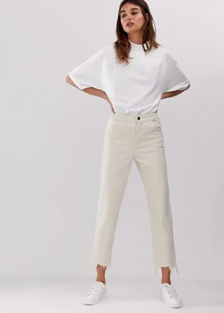 Белые укороченные джинсы с отделочными швами и необработанным краем ASOS WHITE-Белый