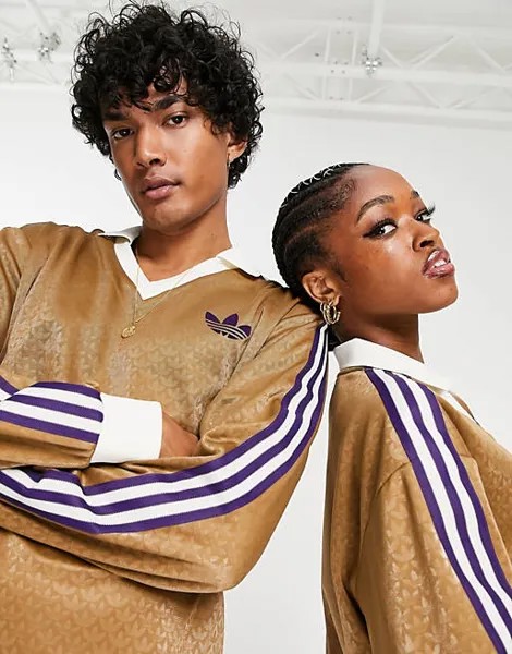 Коричневая футболка-поло унисекс с длинными рукавами и монограммой adidas Originals 'adicolor 70s