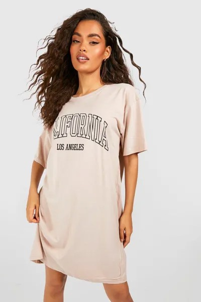 Платье-футболка калифорния с графиком Boohoo, песочный