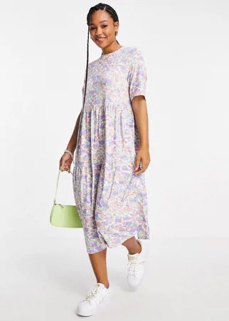 Ярусное платье-футболка миди с присборенной юбкой и цветочным принтом пастельных оттенков ASOS DESIGN-Разноцветный