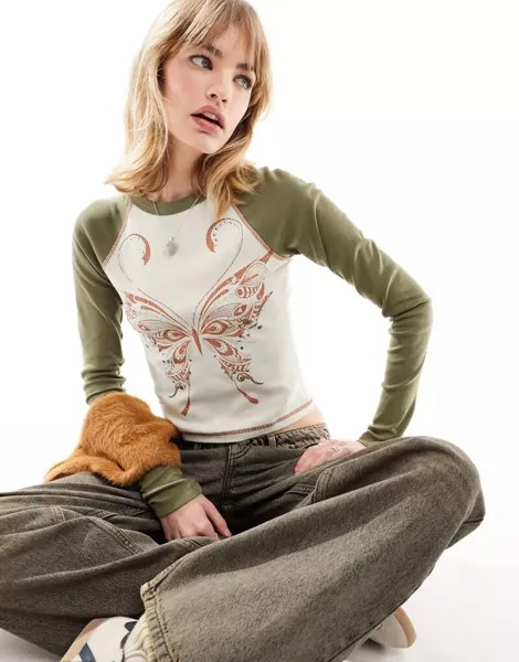 Укороченная футболка с длинными рукавами и принтом бабочек Reclaimed Vintage