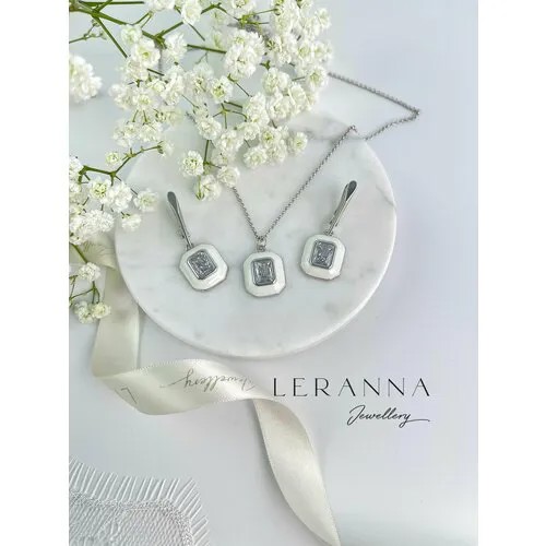 Комплект бижутерии LERANNA Комплект украшений серьги и подвеска в эмали: подвеска, цепь, серьги, кристалл, размер колье/цепочки 45 см, серебряный, белый
