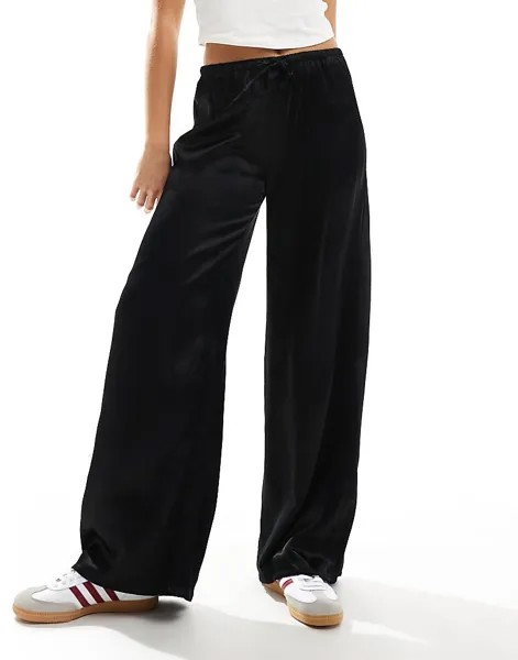 Черные атласные широкие брюки Pull&Bear