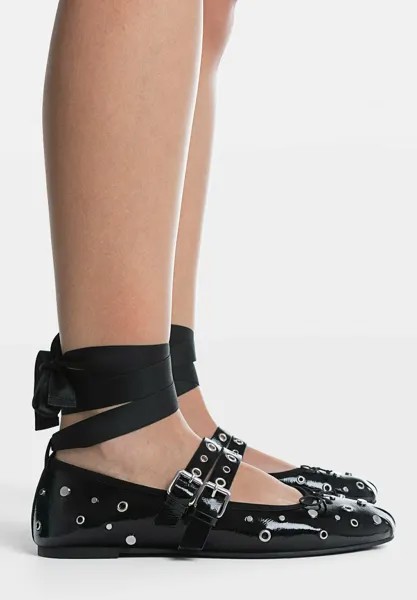 Туфли-балетки FLATS WITH STUDDED STRAPS Stradivarius, цвет black