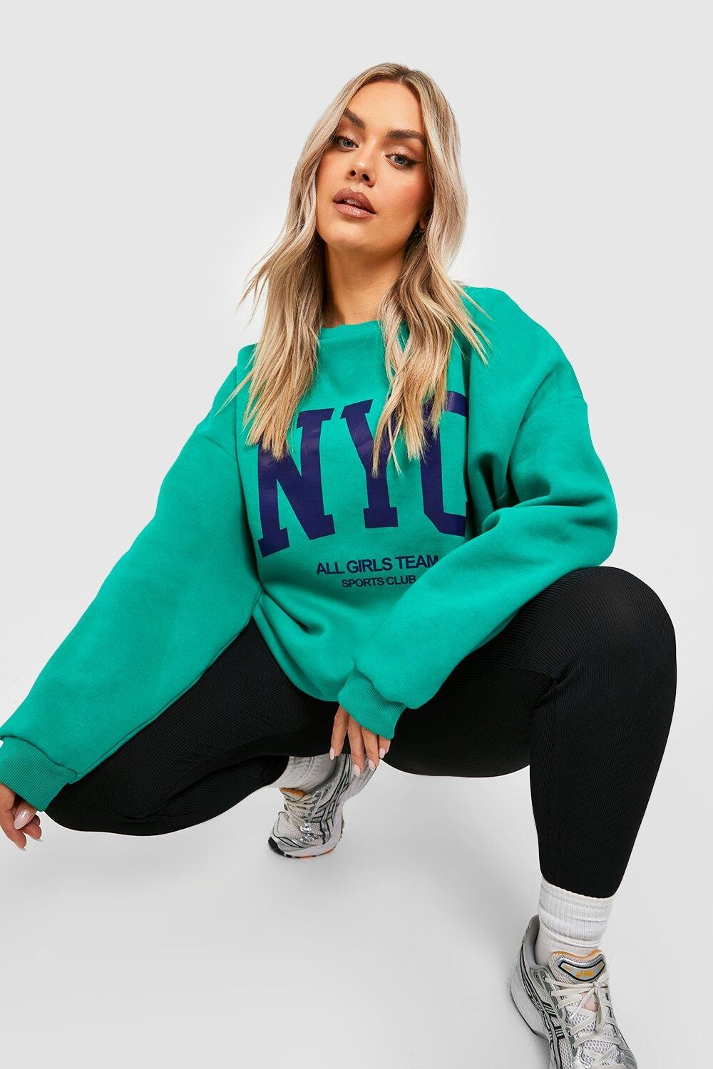 Свитшот оверсайз plus nyc varsity Boohoo, зеленый