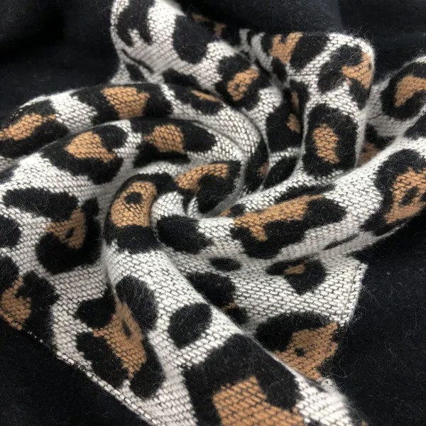 Шарф-шаль с леопардовым принтом