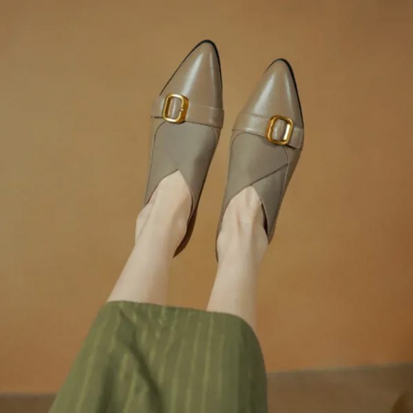 Маленькие кожаные туфли с глубоким вырезом для женщин, французские кожаные нестандартные лоферы с заостренным носком, на среднем каблуке и ...