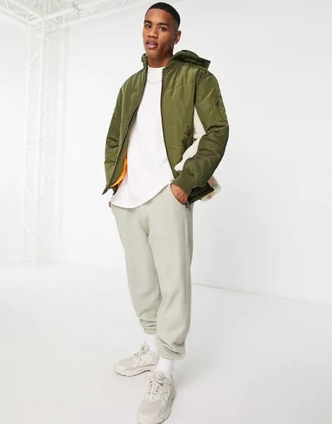 Куртка цвета хаки с капюшоном и отделкой из искусственного меха в утилитарном стиле Urbancode-Зеленый цвет