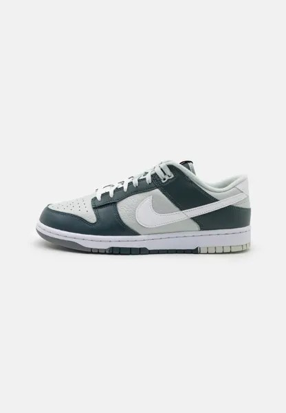 Низкие кроссовки DUNK RETRO Nike, глубокие джунгли/белый/светло-серебристый