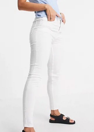 Зауженные джинсы белого цвета Reclaimed Vintage Inspired The 90'-Белый
