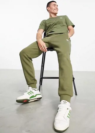 Джоггеры оливкового цвета adidas Originals Essentials-Зеленый цвет