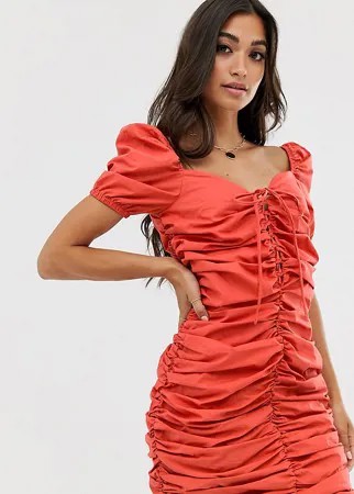 Присборенное платье с завязкой Glamorous Petite-Красный