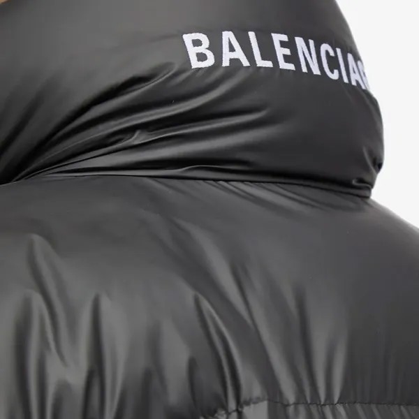 Пуховик Balenciaga с запахом, черный