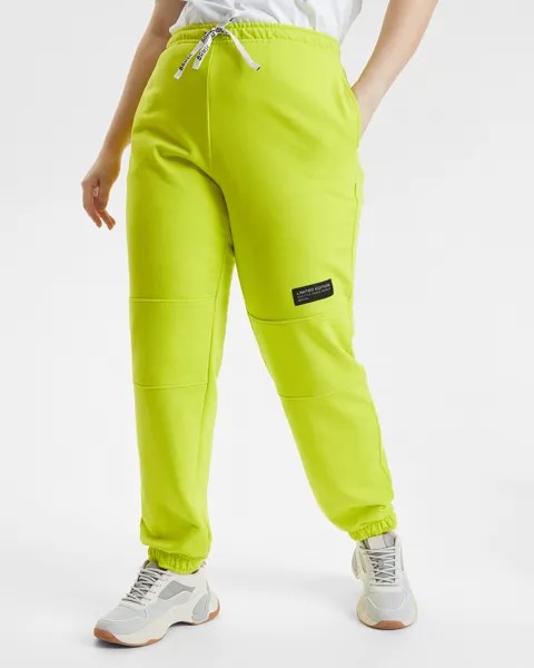 Спортивные брюки женские BARMARISKA БЖ8-Б0442 зеленые 64-66