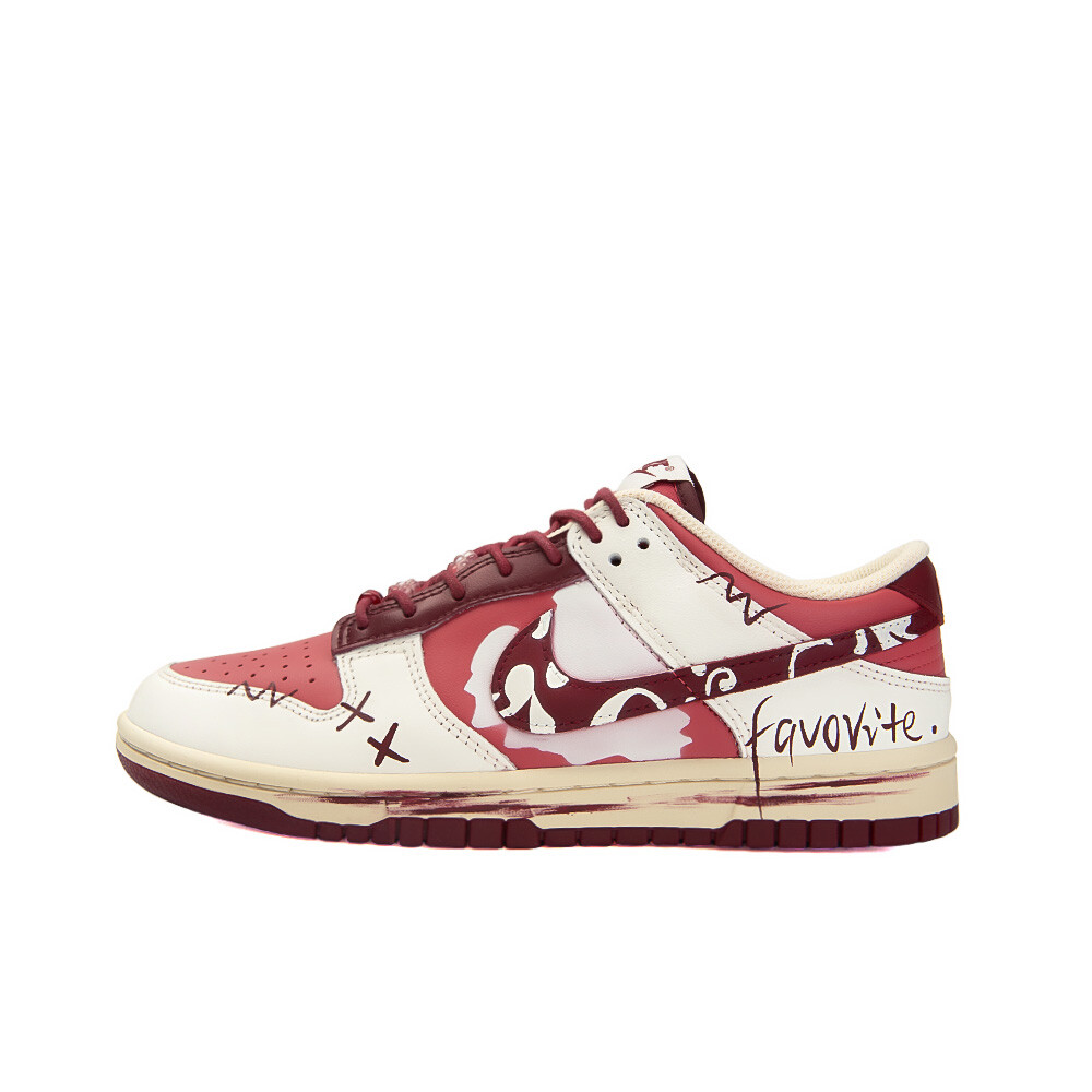 Кроссовки Nike Dunk Lifestyle Shoes Women's Low-top White, красный