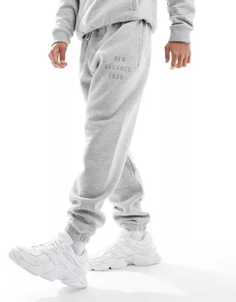 Серые флисовые джоггеры для студентов New Balance Iconic
