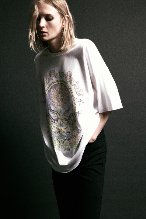 Футболка oversize с принтом в стиле гранж
