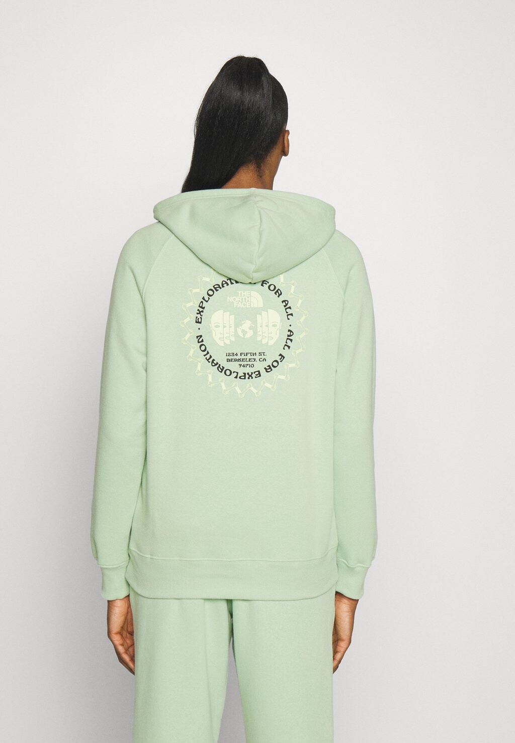 Худи BRAND PROUD HOODIE The North Face, туманный шалфей/снежный