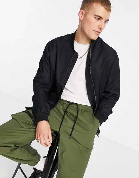 Черный бомбер из переработанных материаловTopman