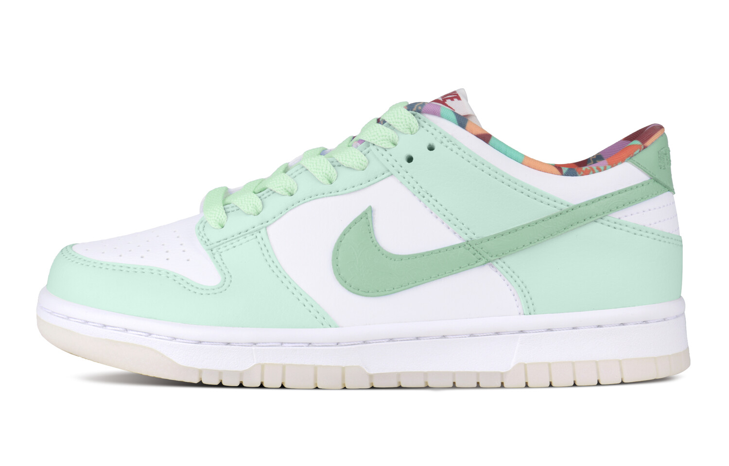 Кроссовки Nike Dunk Skateboarding Shoes Women's Low-top White, зеленый