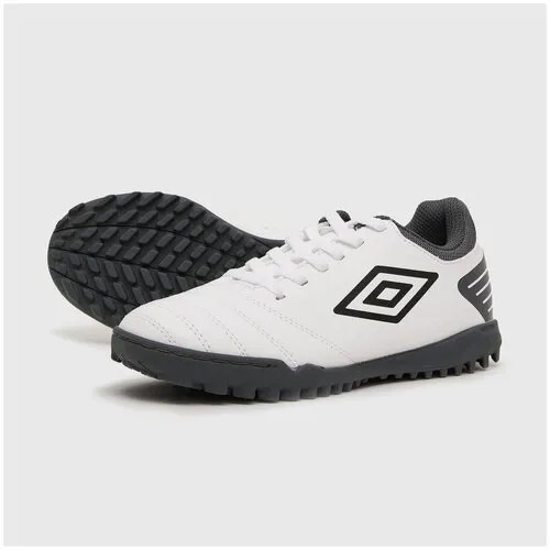 Шиповки  Umbro, размер 35.5, белый