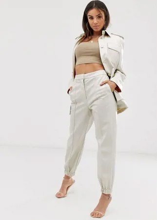 Виниловые спортивные брюки ASOS DESIGN-Белый