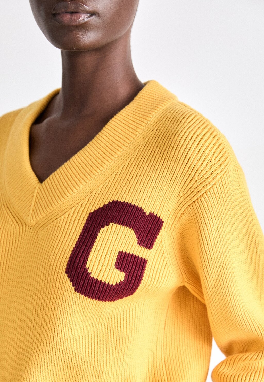 Джемпер VARSITY VNECK GANT, черный