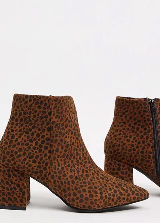 Ботильоны с леопардовым принтом на каблуке для очень широкой стопы Simply Be-Многоцветный