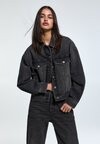 Джинсовая куртка OVERSIZE Pull&Bear, черный