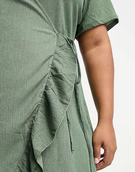 Платье мини цвета хаки с оборками и запахом спереди Vero Moda Curve