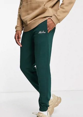 Джоггеры зеленого цвета New Era Heritage Essentials – эксклюзивно для ASOS-Зеленый цвет