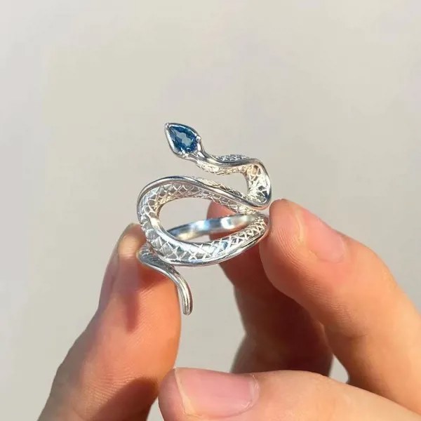 Личность Синий камень Обернутая кобра Регулируемое открытое кольцо для женщин Творческий серебряный цвет кольцо Очарование Ювелирные изделия