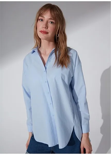 Однотонная голубая женская блузка с рубашечным воротником NGSTYLE
