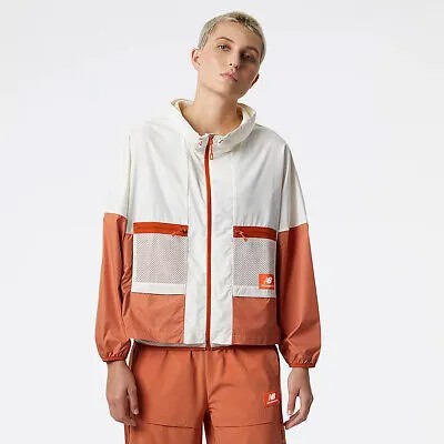 Женская куртка New Balance Wmns All Terrain Boxy бело-оранжевая
