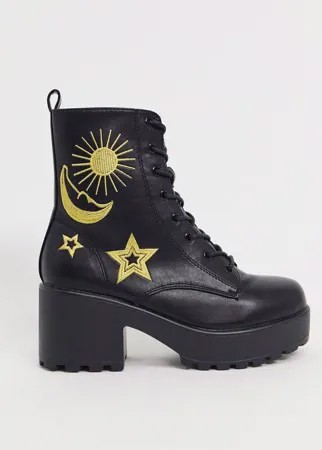 Черные с золотом ботильоны из искусственной кожи на массивной подошве с небесным принтом Koi Footwear-Черный