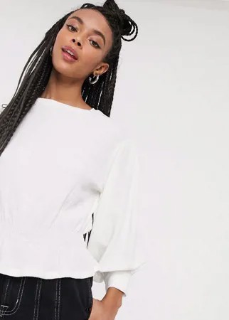 Светлый трикотажный лонгслив с присборенной талией Monki-Белый