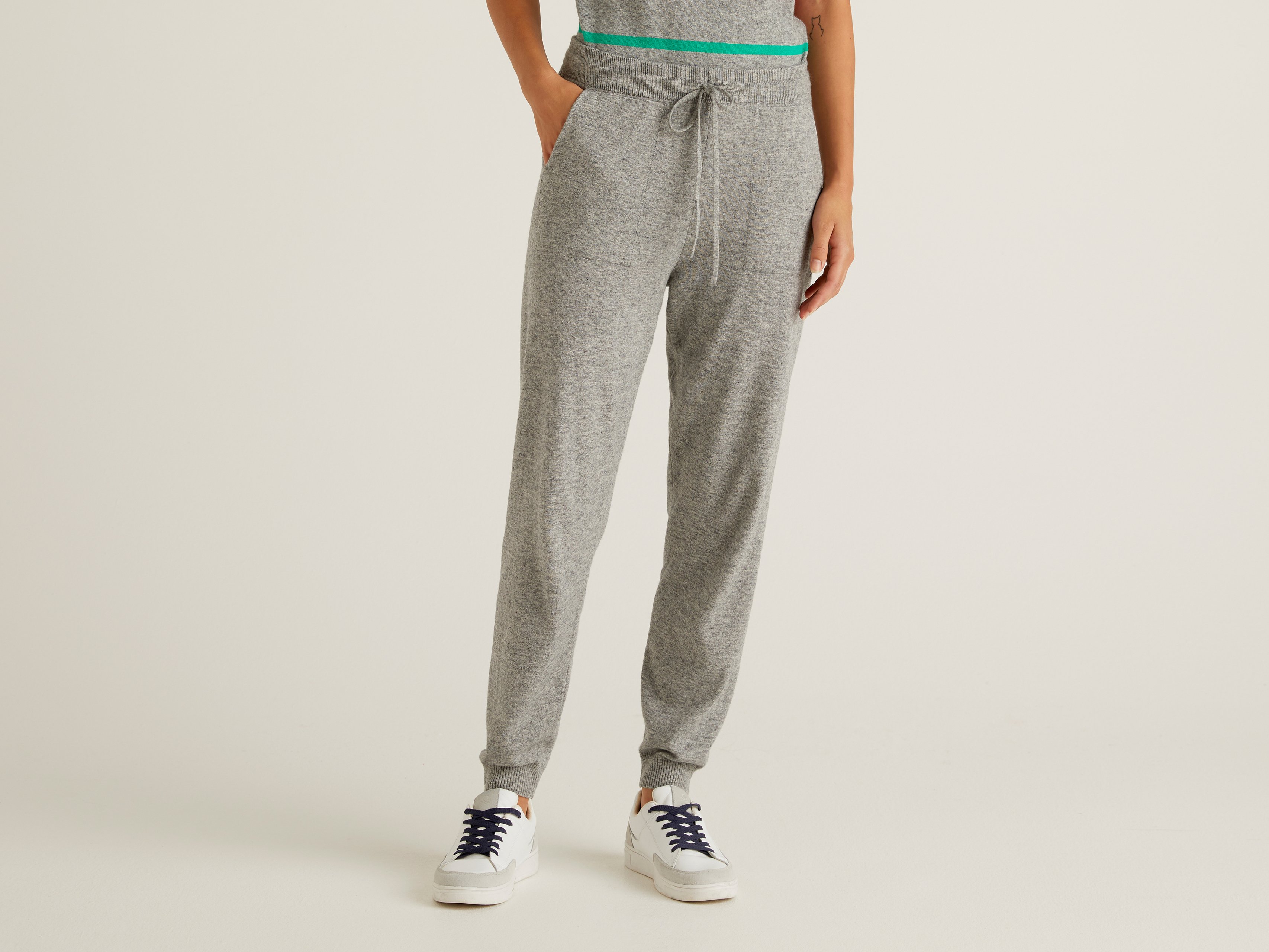 Спортивные брюки женские United Colors of Benetton 21A_1035P0107 серые M
