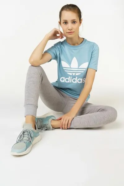 Спортивные брюки женские Adidas CZ2928 серые XS