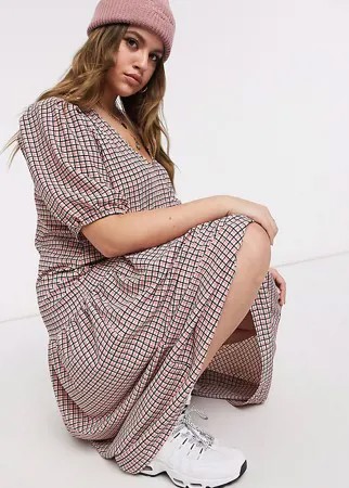 Свободное платье миди с принтом в красную клетку и присборенной юбкой-оборкой ASOS DESIGN Curve-Красный