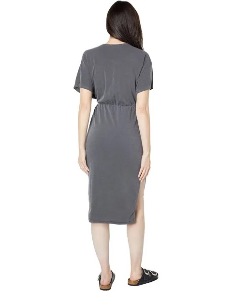 Платье SUNDRY Twisted Cotton Spandex T-Shirt Dress, цвет Pigment Charcoal