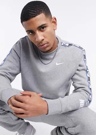 Серый свитшот с круглым вырезом Nike Repeat Pack