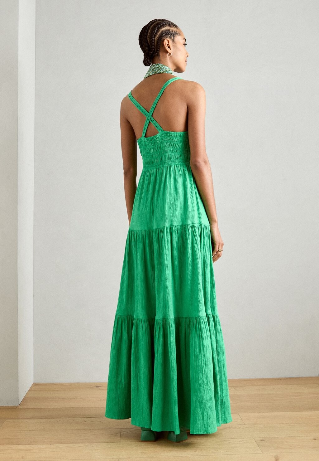 Платье макси DRESS WITH SMOCK DETAIL Scotch & Soda, зеленый