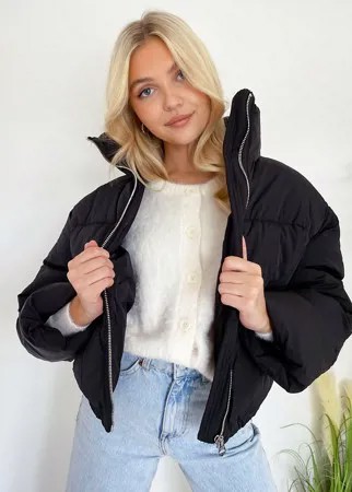 Черный oversized-пуховик Bershka